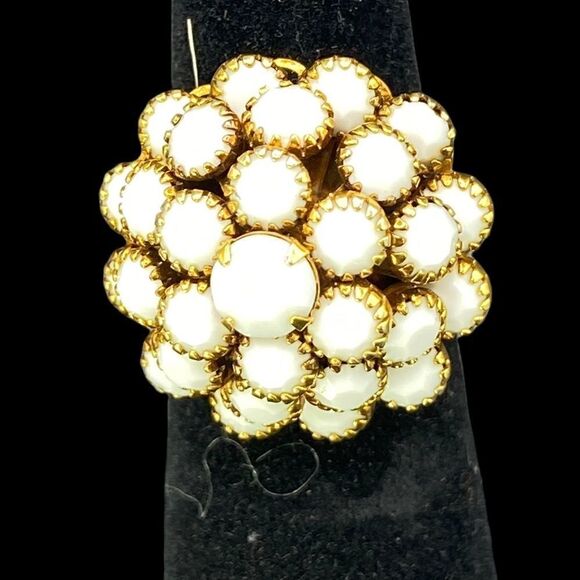 Vintage Judy Lee gold tone ring white  & white gold grape brooch rhinestones - Picture 4 of 10